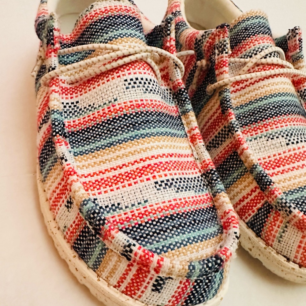 HEY DUDE women’s canvas multi striped, size 9